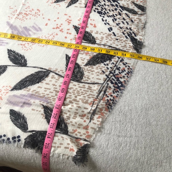 Cotton Blend Leaf Motif Shawl Wrap - Picture 6 of 8